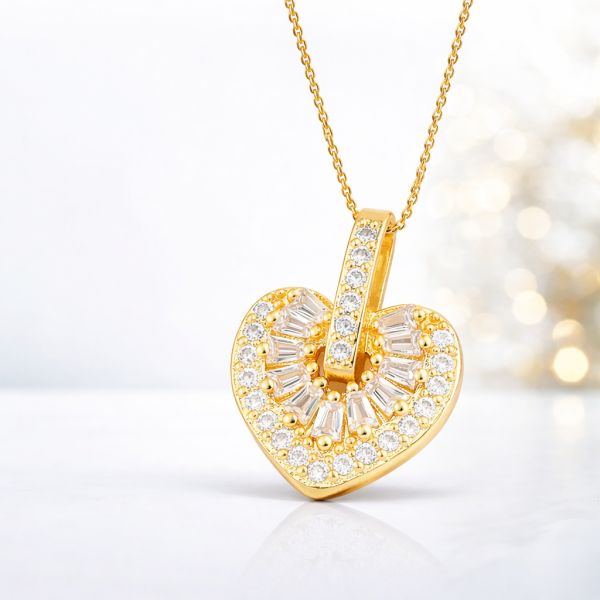 Collier chaîne dorée plaqué or   avec pendentif berlingot scintillant