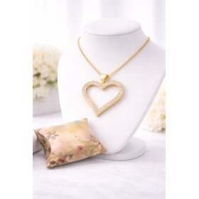 Collier chaîne avec pendentif cœur serti de diamants CZ